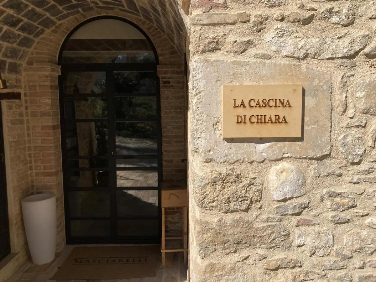 Soggiornare in Italia: 14 Hotel per Coppie a Confronto